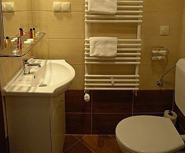 Badezimmer im 4-Sterne-Hotel City Budapest in der Innenstadt von Budapest - City Hotel Budapest