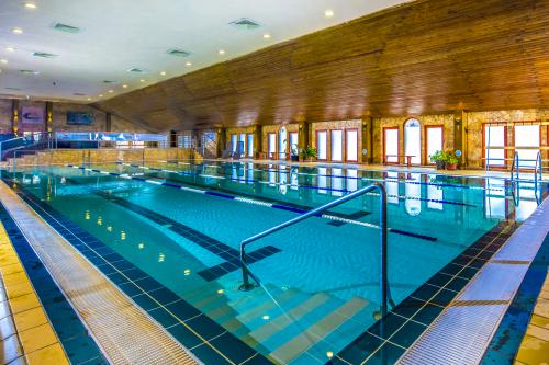 Wellnesswochenende im Hotel Session in Rackeve - Pool