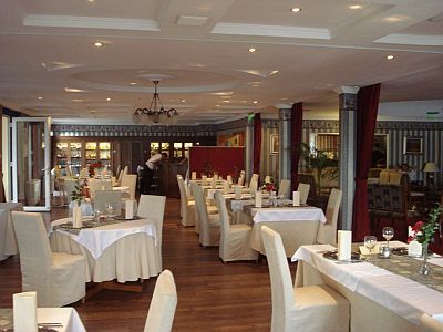 Romantisches und elegantes Restaurant in Rackeve, Duna Event Wellness Hotel