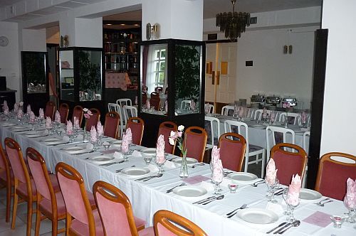 Ein schöner und günstiger Raum für Veranstaltungen im Hotel Budai